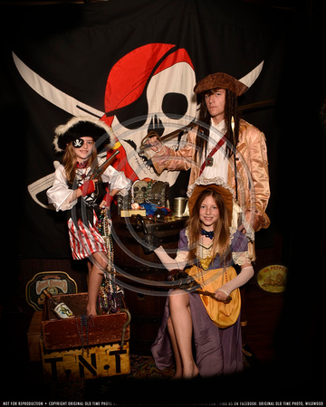 2.15pm Pirates Return